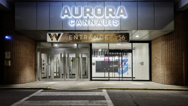 Banks and hedge funds are reassessing their stakes in cannabis production and retail as Canada&rsquo;s biggest players edge toward profitability.
