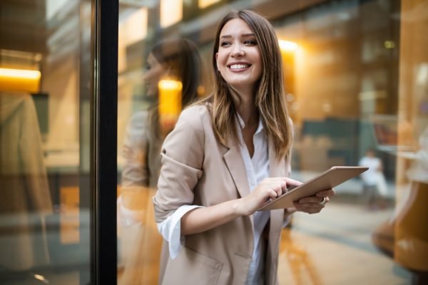 ﻿ In highly regulated workplaces it's crucial for managers to know when to manage and when to be a leader.